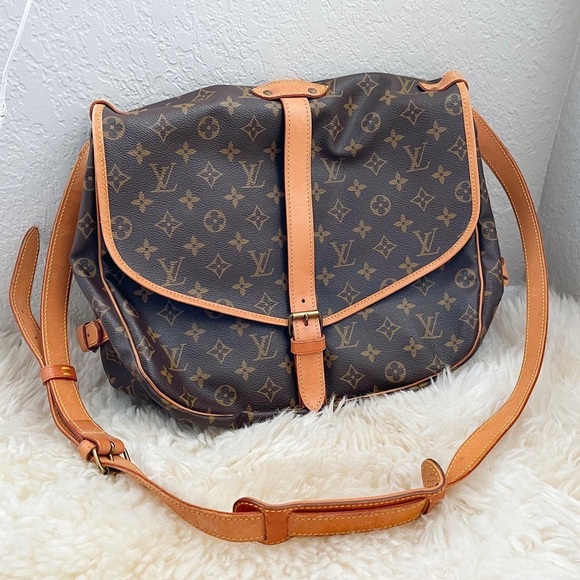 Louis Vuitton Handbags - SOLD ✅ 🎀HOST PICK x 3 🎀 Louis Vuitton Saumur GM (35)